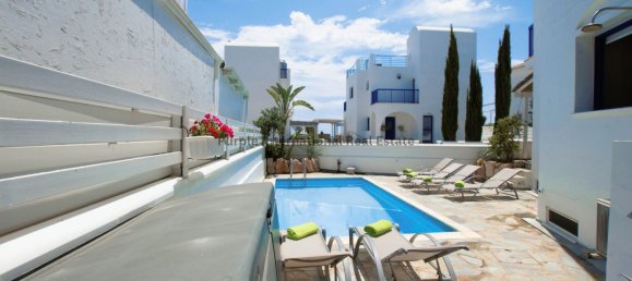 5 bedrooms Villa in Paralimni, Cyprus No. 948 28