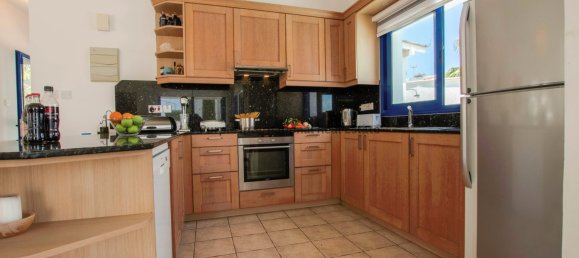 5 bedrooms Villa in Paralimni, Cyprus No. 948 5