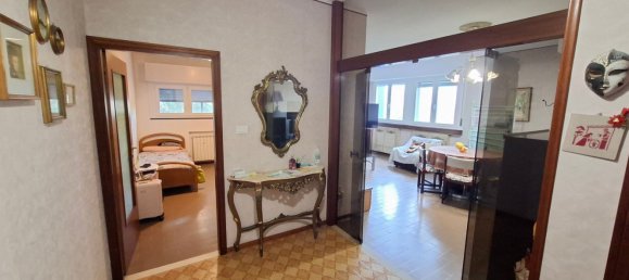 5-salle Appartement à Bologna, Italy No. 126917 14