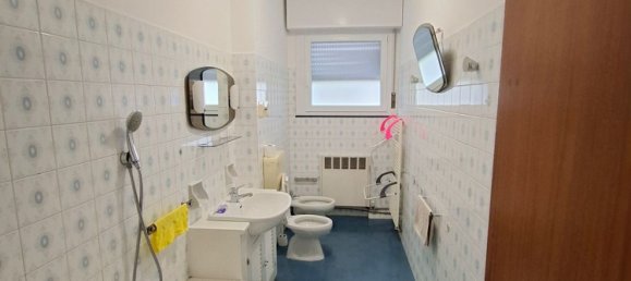 5-salle Appartement à Bologna, Italy No. 126917 18