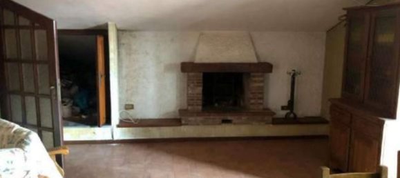5 rooms Apartment in Camaiore, Italy No. 202844 11