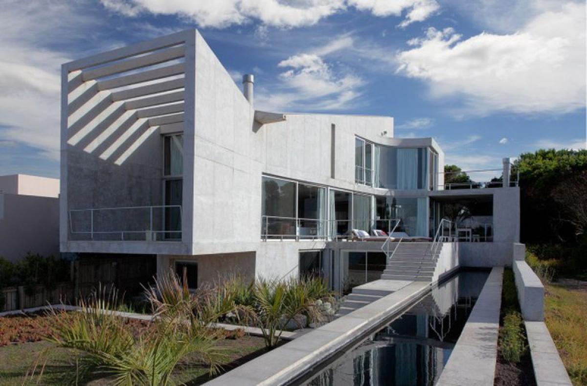 4 bedrooms House in Maldonado, Uruguay No. 9125