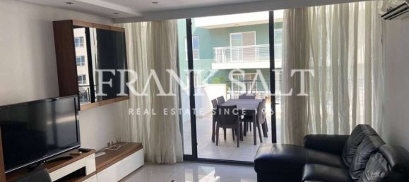 2 bedrooms Penthouse in Sliema, Malta No. 3460 2