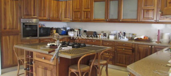 3 bedrooms Bungalow in Naxxar, Malta No. 3798 2