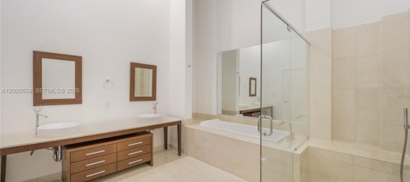 2 dormitorios propiedad comercial en alquiler en Miami, Miami-Dade, Florida, USA № 614927 8