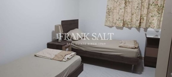 Bungalow de 9 dormitorios en Bahar ic-Caghaq, Malta No. 5073 14