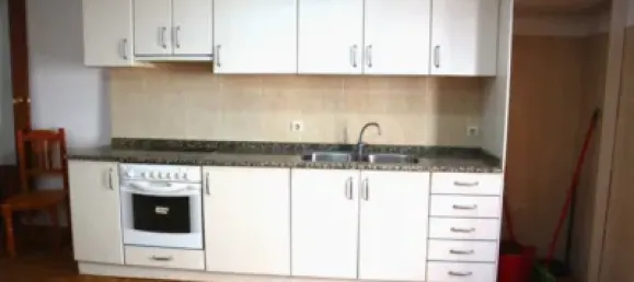 5 Schlafzimmer Doppelhaus in Chartered Community of Navarre, Spain, Nr. 173643 2