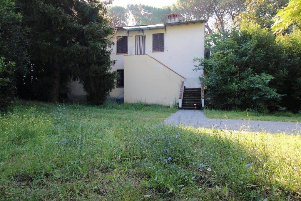 5 rooms Apartment in Reggello, Italy No. 21630