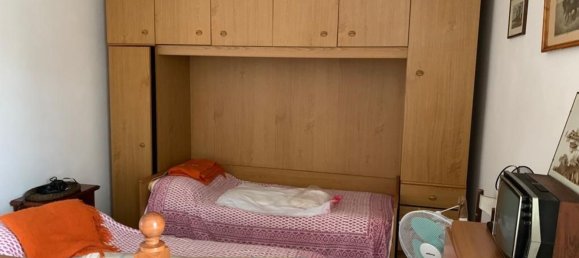 4 rooms House in Arcola, Italy No. 131480 10