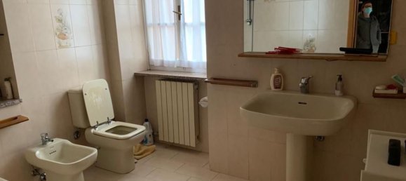4 rooms House in Arcola, Italy No. 131480 8