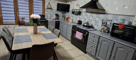 Дом с 5 комнатами в Рем, Франция № 158737 3