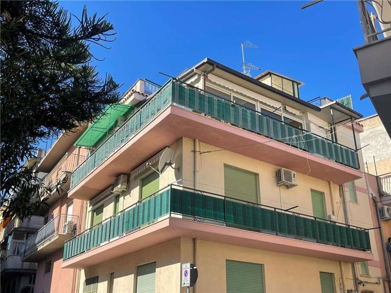 3 rooms Apartment in Casteldaccia, Italy No. 229623