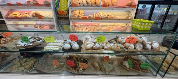 3 rooms Commercial property in La Spezia, Italy No. 85771 4