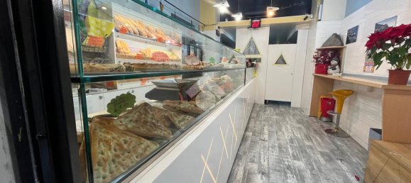 3 rooms Commercial property in La Spezia, Italy No. 85771 3