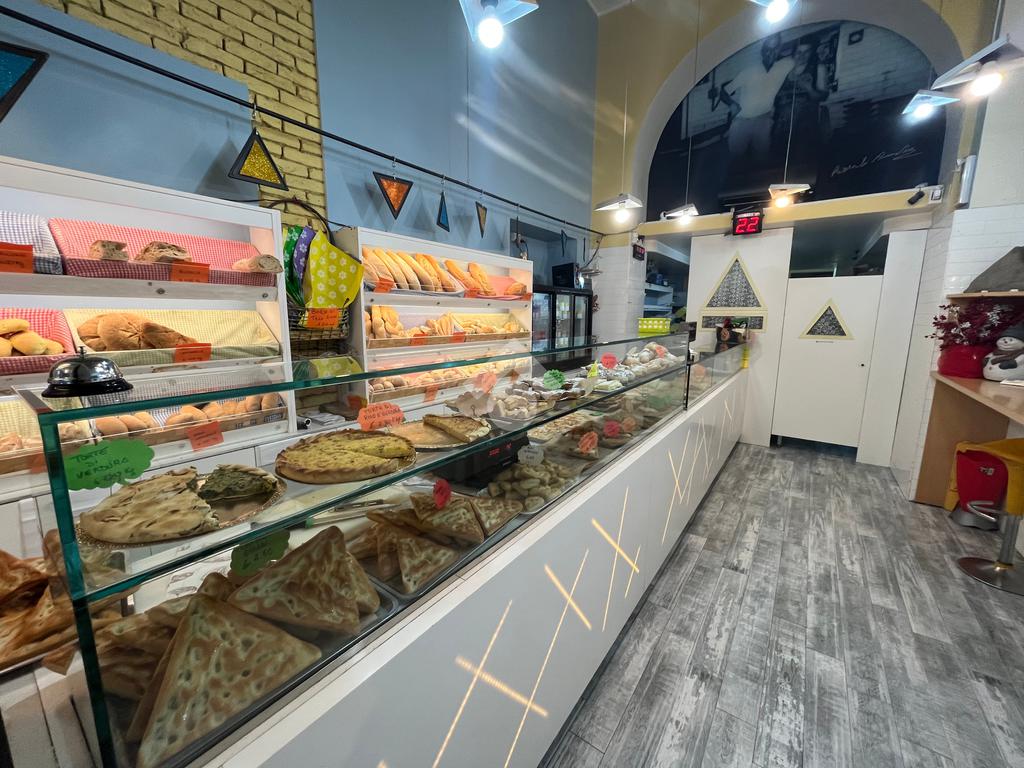 3 rooms Commercial property in La Spezia, Italy No. 85771