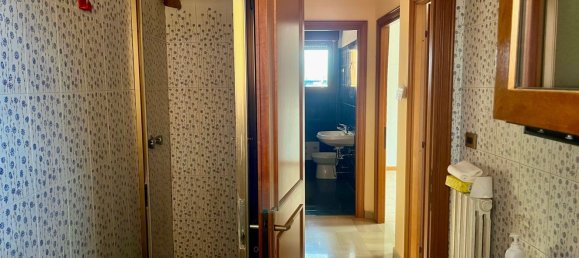 5 bedrooms Apartment in Rome, Italy No. 330837 12