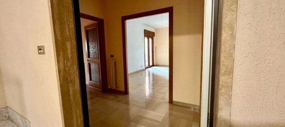 5 bedrooms Apartment in Rome, Italy No. 330837 8