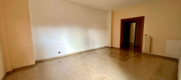 5 bedrooms Apartment in Rome, Italy No. 330837 4