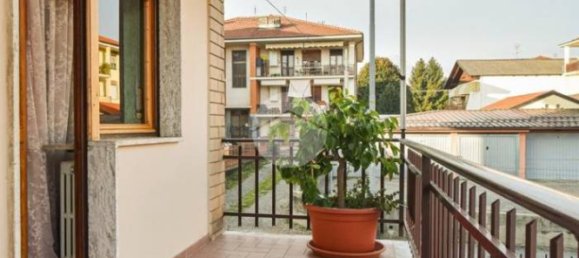 Квартира с 2 спальнями в Джавено, Италия № 173925 30