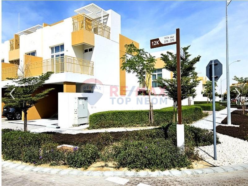3 bedrooms Villa in Dubai, UAE No. 22259