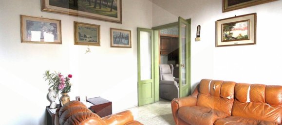 8-salle Appartement à Pontedera, Italy No. 19254 5