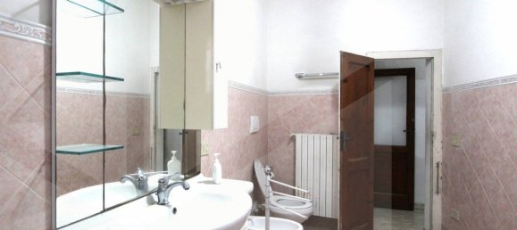 8-salle Appartement à Pontedera, Italy No. 19254 25