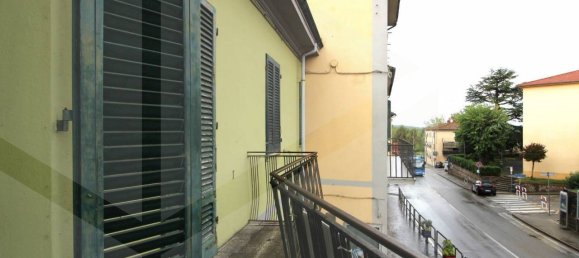 8-salle Appartement à Pontedera, Italy No. 19254 38