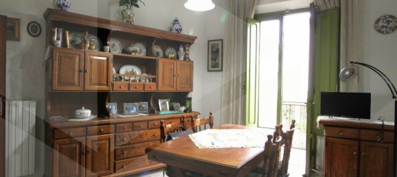 8-salle Appartement à Pontedera, Italy No. 19254 32