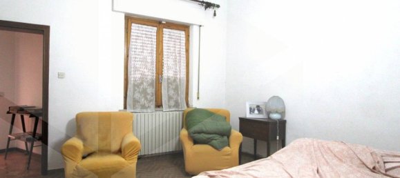 8-salle Appartement à Pontedera, Italy No. 19254 13