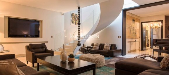 3 bedrooms Hotel in Paris, France No. 171819 2