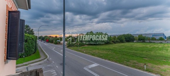 3 rooms House in Magenta, Italy No. 4808 15