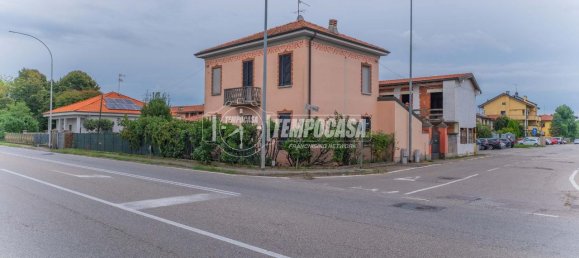 3 rooms House in Magenta, Italy No. 4808 43