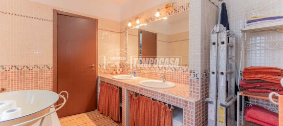 3 rooms House in Magenta, Italy No. 4808 39