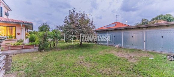 3 rooms House in Magenta, Italy No. 4808 9