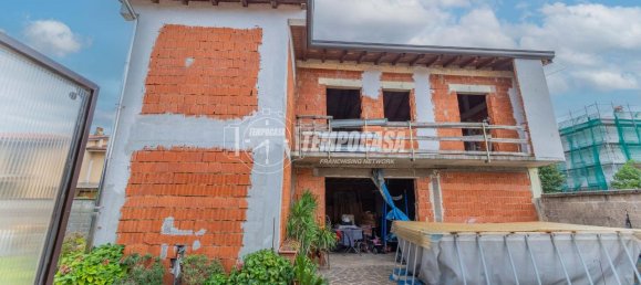 3 rooms House in Magenta, Italy No. 4808 21