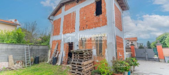 3 rooms House in Magenta, Italy No. 4808 26