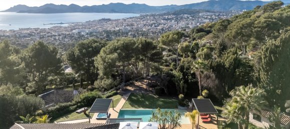 7 bedrooms Commercial property in Cannes, France No. 38243 10