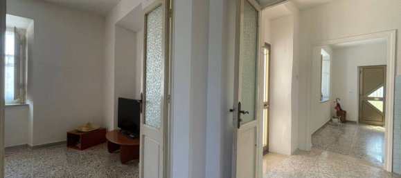 2 Schlafzimmer Haus in Castelliri, Italy, Nr. 56885 25