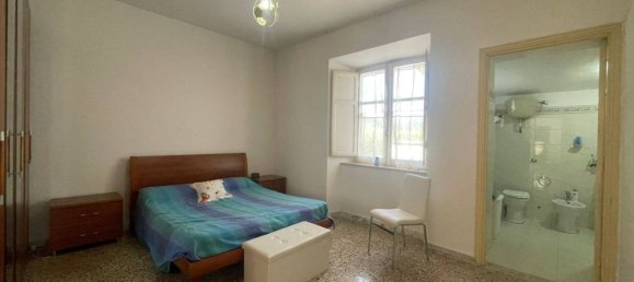 2 Schlafzimmer Haus in Castelliri, Italy, Nr. 56885 21
