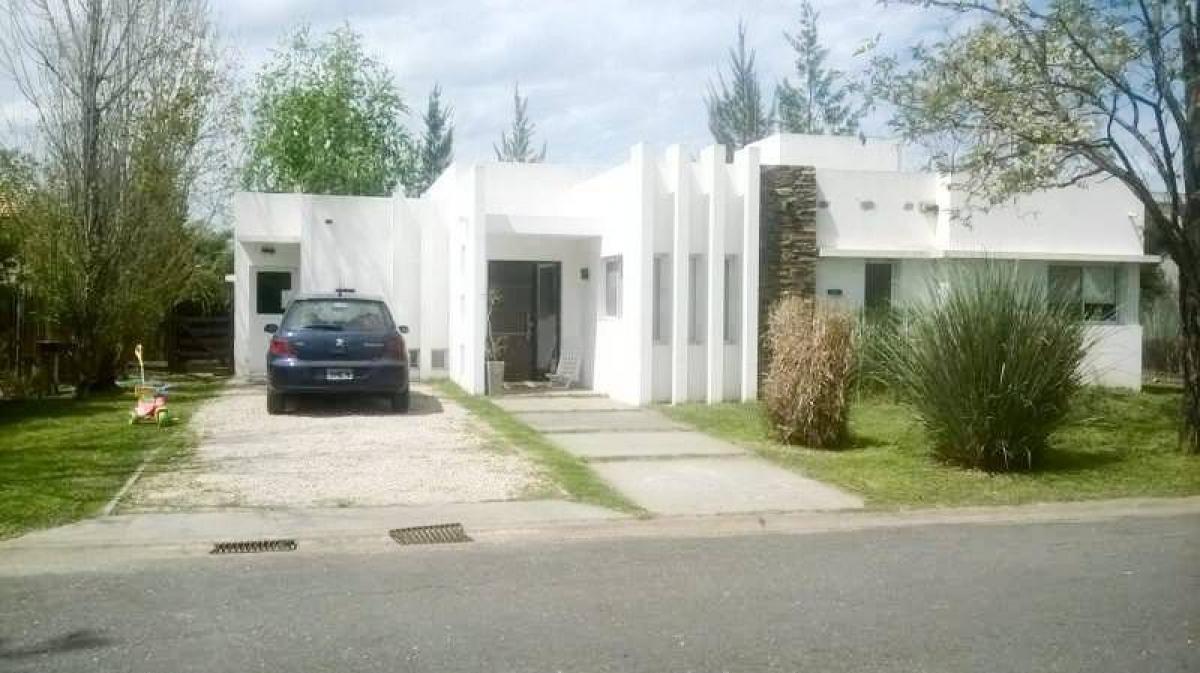 Casa T3 em Pilar, Argentina N.º 97727