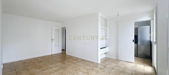 4 chambres Appartement à Noisy-le-Grand, France No. 345834 2