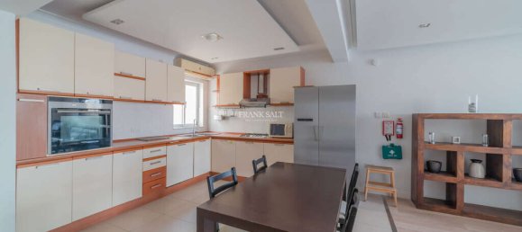 Apartamento de 3 dormitorios en Pieta, Malta No. 4376 8