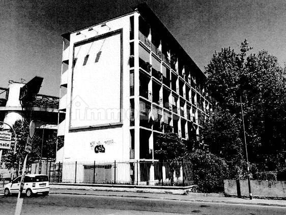 2 bedrooms Apartment in Milan, Italy No. 240274