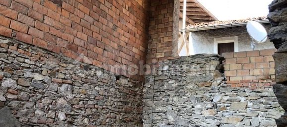 5 rooms Building in Luino, Italy No. 138678 18