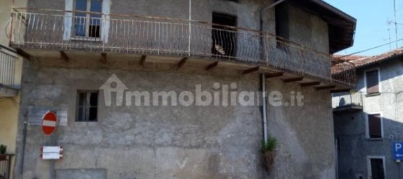 5 rooms Building in Luino, Italy No. 138678 9
