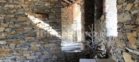 5 rooms Building in Luino, Italy No. 138678 17