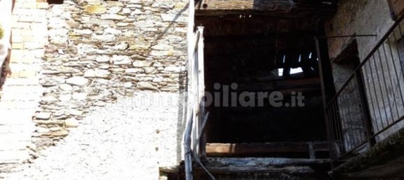 5 rooms Building in Luino, Italy No. 138678 7