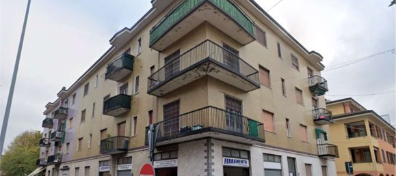 3 rooms Apartment in Pioltello, Italy No. 99851 26