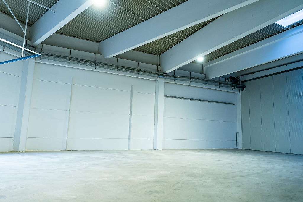 400m² Warehouse in Navis, Austria No. 30189