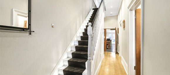 4 bedrooms House in Barnet, United Kingdom No. 6466 5